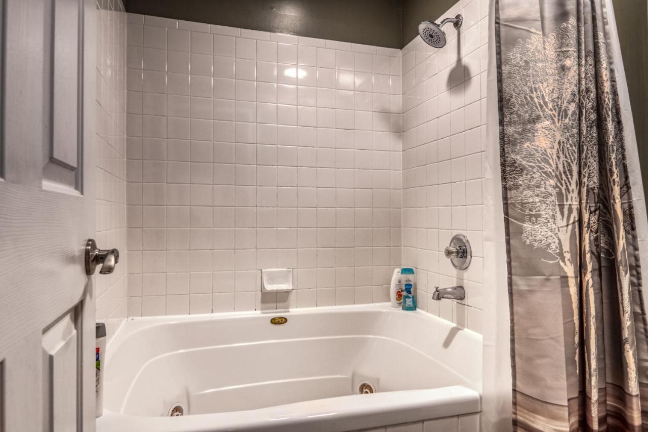 Quiet&Serene Condo in Branson Esterno foto