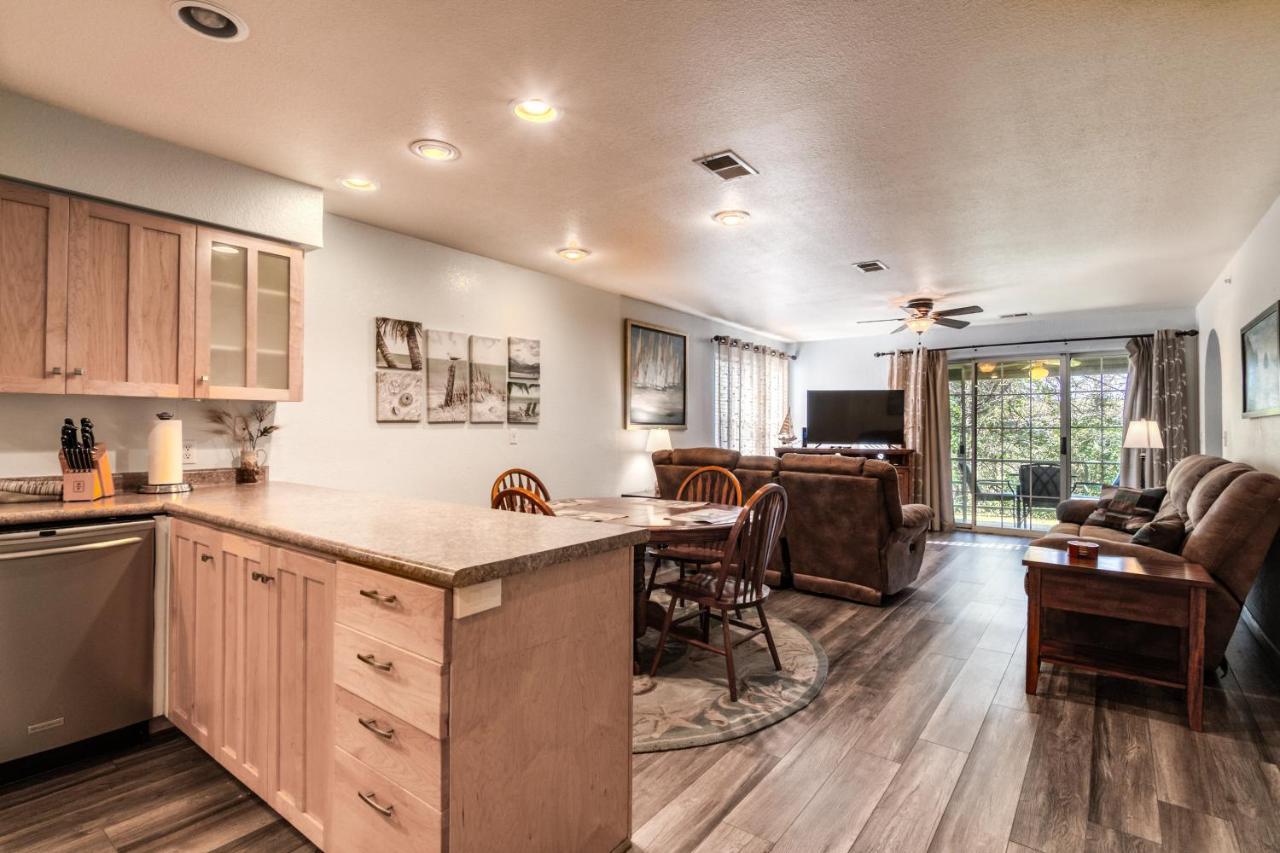 Quiet&Serene Condo in Branson Esterno foto